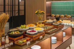 Orange Luoyang WangchengPark Metro Station Hotel - Image 2