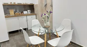 Gloria Host House - Image 2