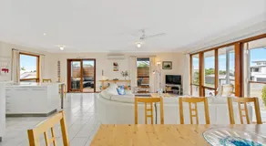 108 Morrison - Beach Views - No Linen Included - Image 3