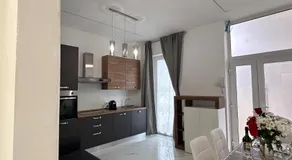 15m Como and 20m Milan Apartment with parking - Image 2