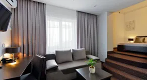 Hotel Capitol - Image 2