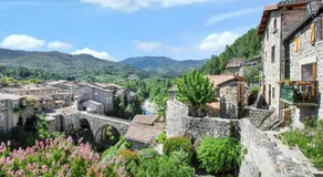 Maison charmante à Jaujac avec terrasse et plancha - Image 4