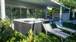 JUST SUITES - Image 2