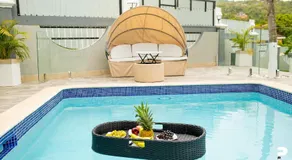 Solara retreat luxury manor -Full Service Luxury Stay - Image 4