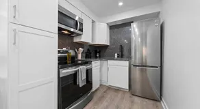 Casa Hotels College Modern Suite Near Little Italy Walk to Transit - Image 3