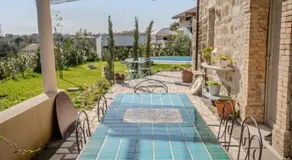 Casale nel Verde con Piscina e Vista - Image 4