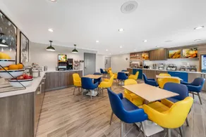 Comfort Inn Fontana - Image 4