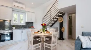 AD HOMES - Image 5