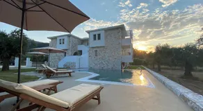 Luminous Luxury Apartments - Image 4