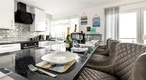 Seaview Escape - Image 3