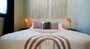 Ruby Suite - New 2 bdrm 2bath near Mass! - Image 2