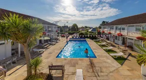 Del Mar Court - Image 2