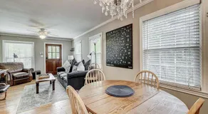 Charming bungalow deck & fire pit- Family Friendly - Image 3