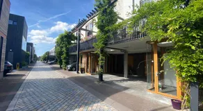 Private studio, patio garden and free car parking - Image 5