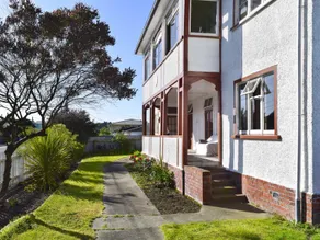 42b College House - Image 3