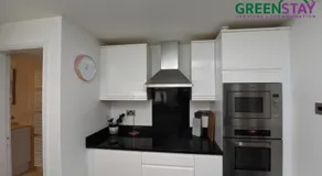 "Honeysuckle House Chester" by Greenstay Serviced Accommodation - Large 3 Bed House, Sleeps 6, Perfect For Contractors, Business Travellers, Families & Groups - Image 5