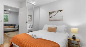 Beach & Brew-Modern 1-Bedroom in Trendy Merewether - Image 2