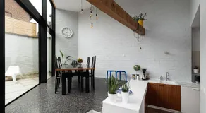 Townhouse Tongeren Center 275m2, 10p w Airco - Featured in Designbook - Image 3