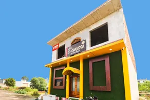 OYO Hotel S Chandra - Image 4