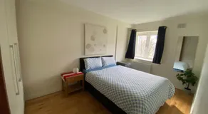 Cozy Room in Modern Apartment - Perfect Location - Image 2