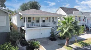 Newly Renovated Historical Galveston Home - 8 min walk to beach! - Image 5