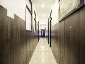 OYO Royal Inn - Image 5