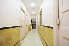 Kohinoor International Lodge by OYO Rooms - Image 4