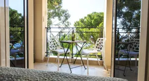 De Lux Apartments - Image 5