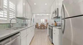 Seaside Bungalow - Image 4