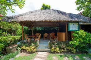 Cozy Cottages Within Walking Distance to the Beach - Image 5