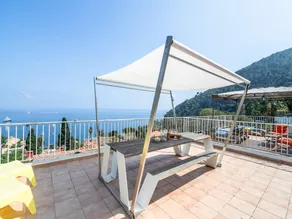 Moradia geminada com piscina privativa e vistas sublimes, a 400 metros do mar - Image 5