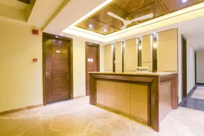 OYO 77736 Hotel Starlight - Image 2