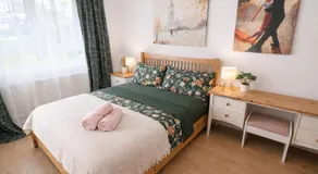 Sutton Cosy Rooms - Image 4