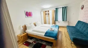 House in nature with free parking - Image 2