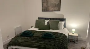 Parking - Sleep 3 - 1 Bedroom - Easy Access - Image 4