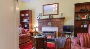 Houlet House - Central Daylesford - Pets Welcome - Image 2