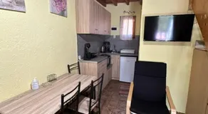 Stenakas Apartments - Image 4