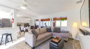 Lakefront 7 Bedroom Duplex, Pool, Boat, and Hottub - Image 5
