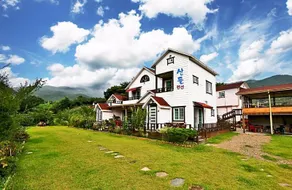 Cheongdo Mountains Bed and Breakfast - Image 3