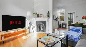2-Bedroom House Woolloomooloo Good for 6 Guests - Image 2