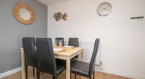 Luxury Apt with 2 bathrooms n Free Parking - Image 4