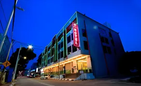 J Suites Hotel - Image 3