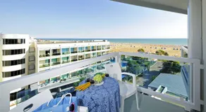 Majestic Beach Hotel & Wellness - Image 4