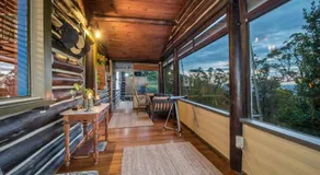 Romantic Retreat in the Dandenong Mountains - Image 3