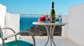 Iro Hotel - Image 5