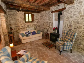 Cottage in Umbria with pool - Image 2