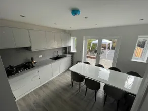 Brand New High Spec House with parking Wi-Fi (B) - Image 3