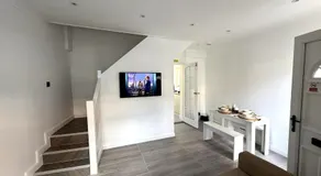 Cosy Central Colchester Home by Castle Park - Image 2