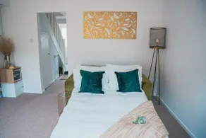Dog Friendly, 2Bed House Sleeps 6, Garden, Parking - Image 2