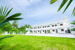 La Piscine Farm House - Image 2